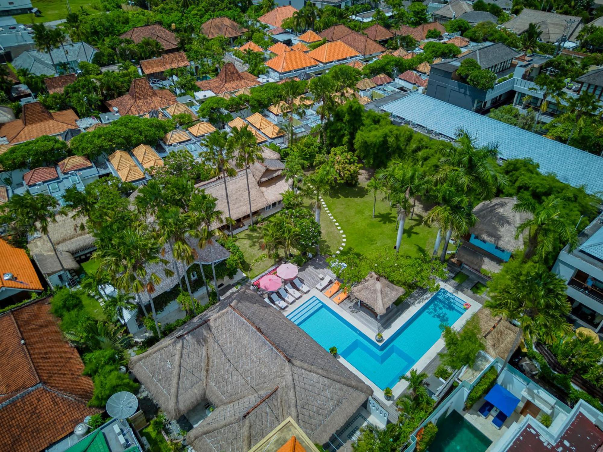 Villa Kalis, 10 Bedroom Family And Group Villa Seminyak  Bagian luar foto