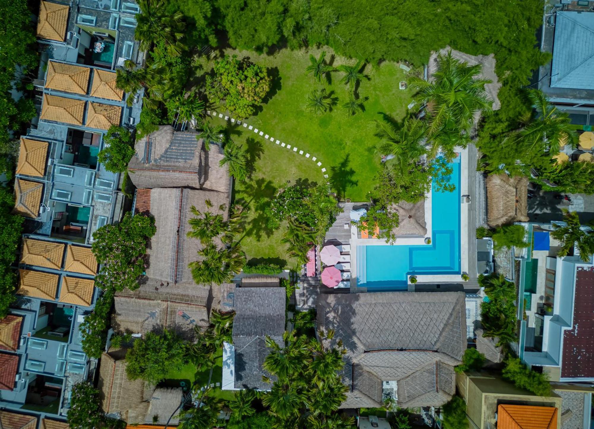 Villa Kalis, 10 Bedroom Family And Group Villa Seminyak  Bagian luar foto
