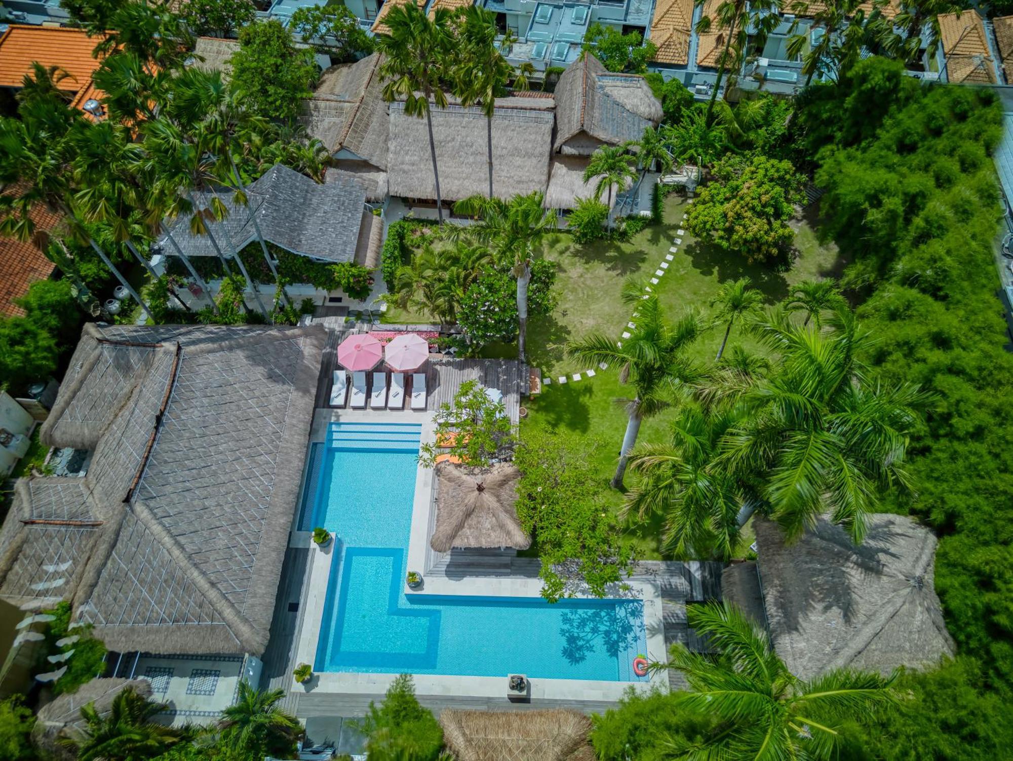 Villa Kalis, 10 Bedroom Family And Group Villa Seminyak  Bagian luar foto