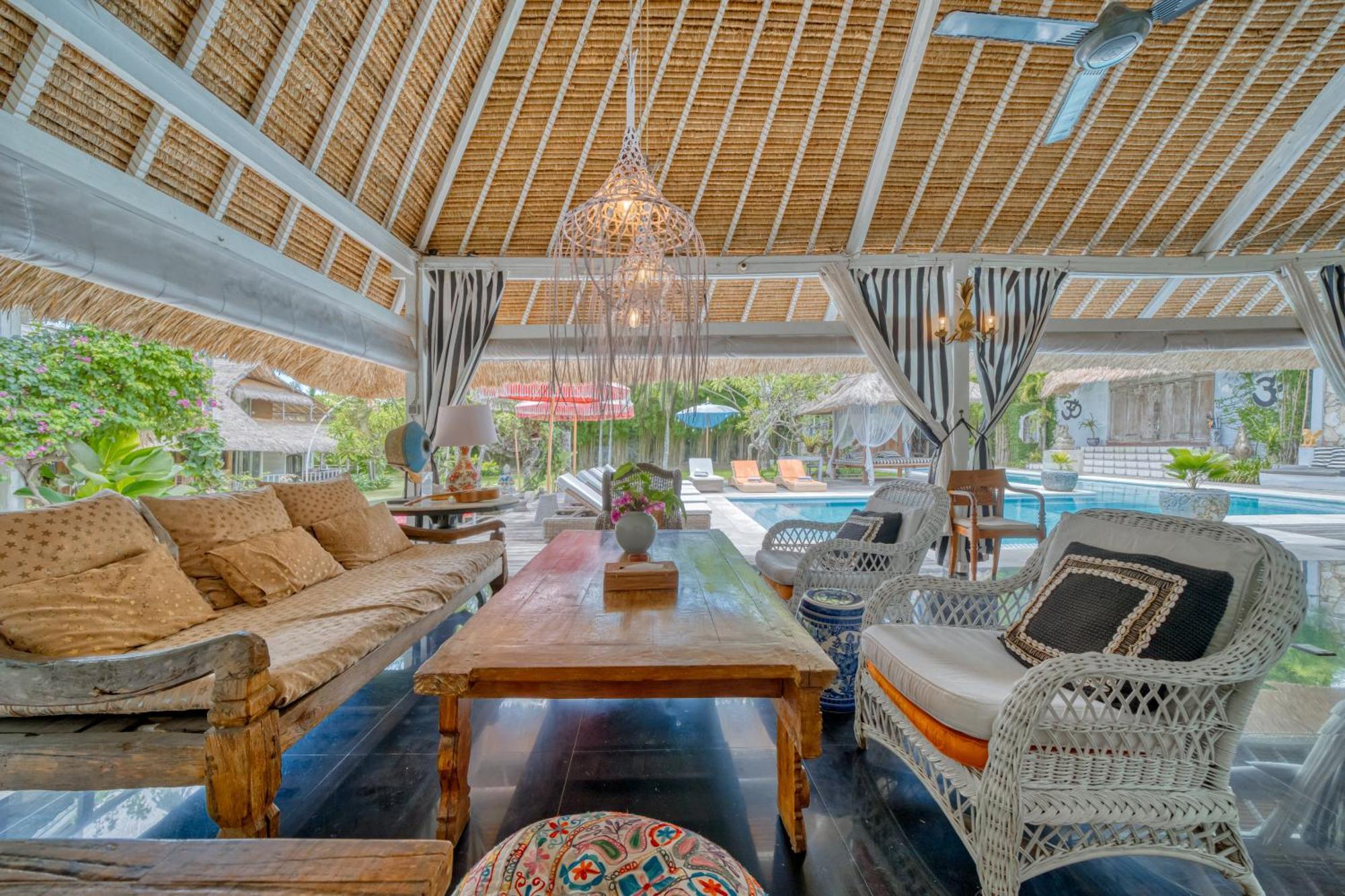 Villa Kalis, 10 Bedroom Family And Group Villa Seminyak  Bagian luar foto