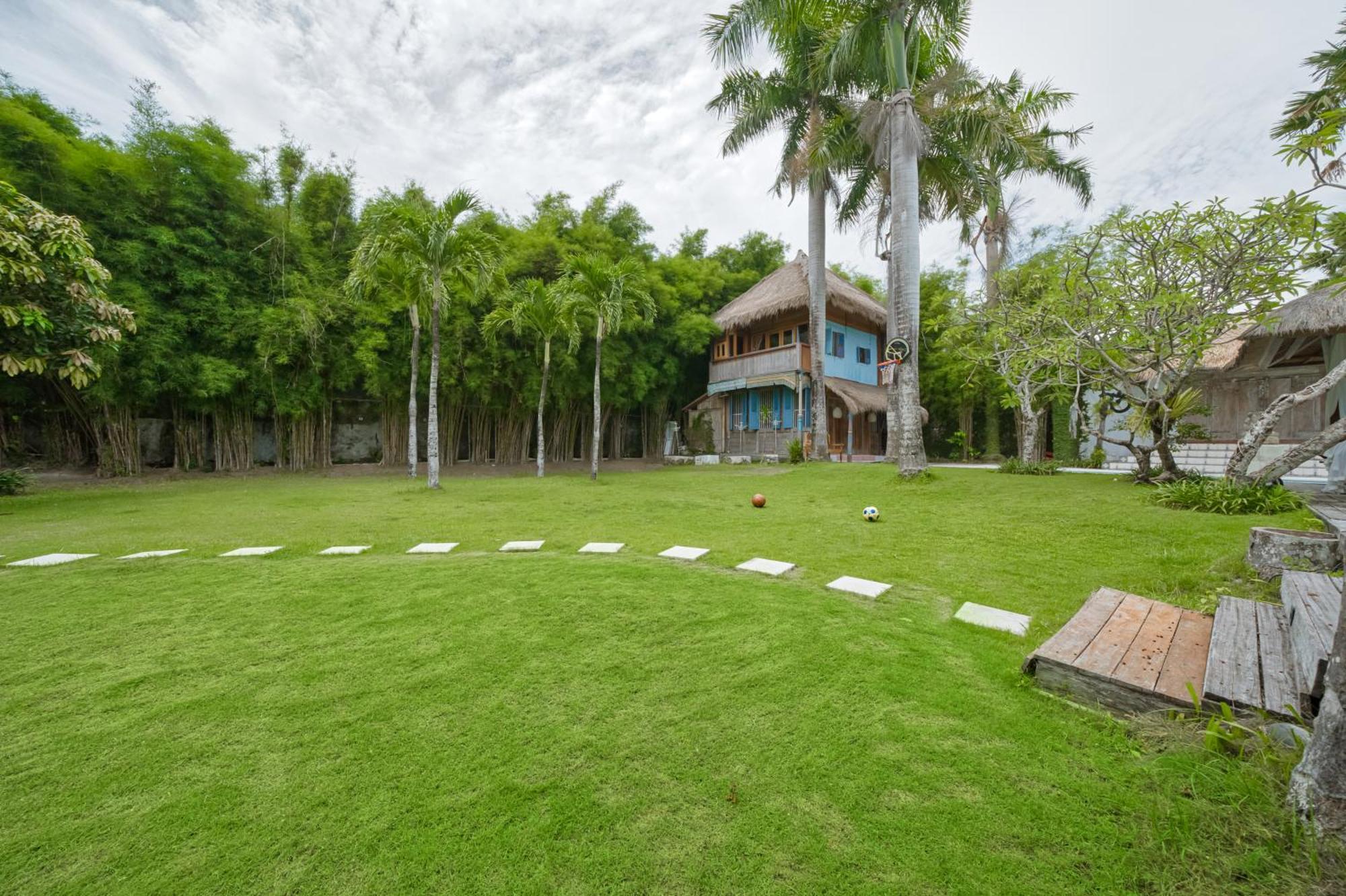 Villa Kalis, 10 Bedroom Family And Group Villa Seminyak  Bagian luar foto