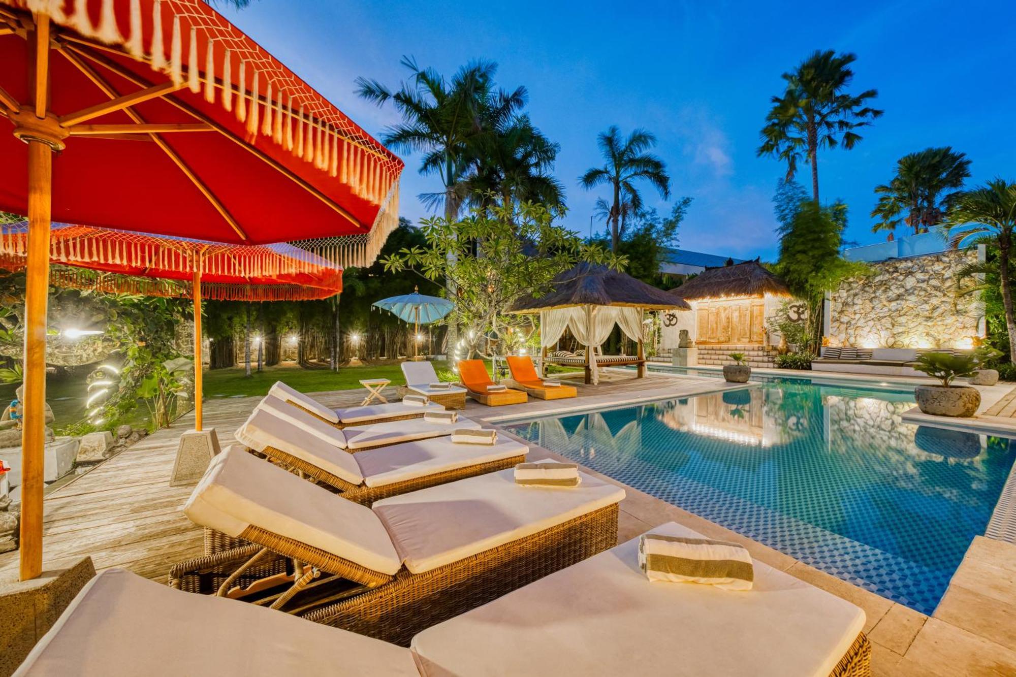 Villa Kalis, 10 Bedroom Family And Group Villa Seminyak  Bagian luar foto