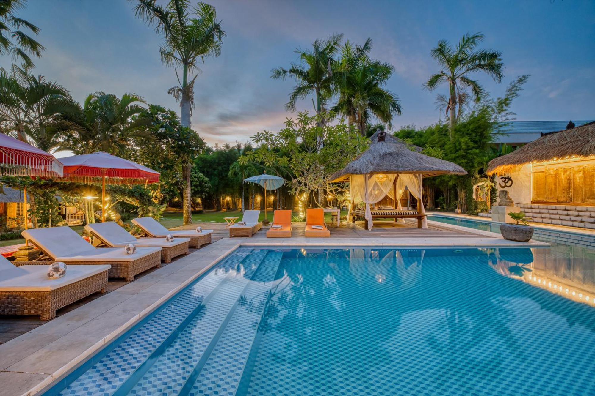 Villa Kalis, 10 Bedroom Family And Group Villa Seminyak  Bagian luar foto