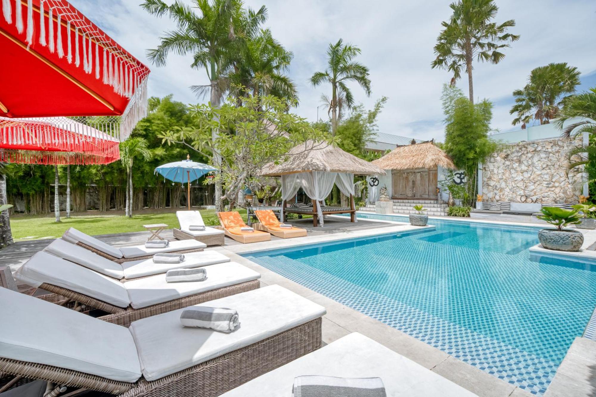 Villa Kalis, 10 Bedroom Family And Group Villa Seminyak  Bagian luar foto