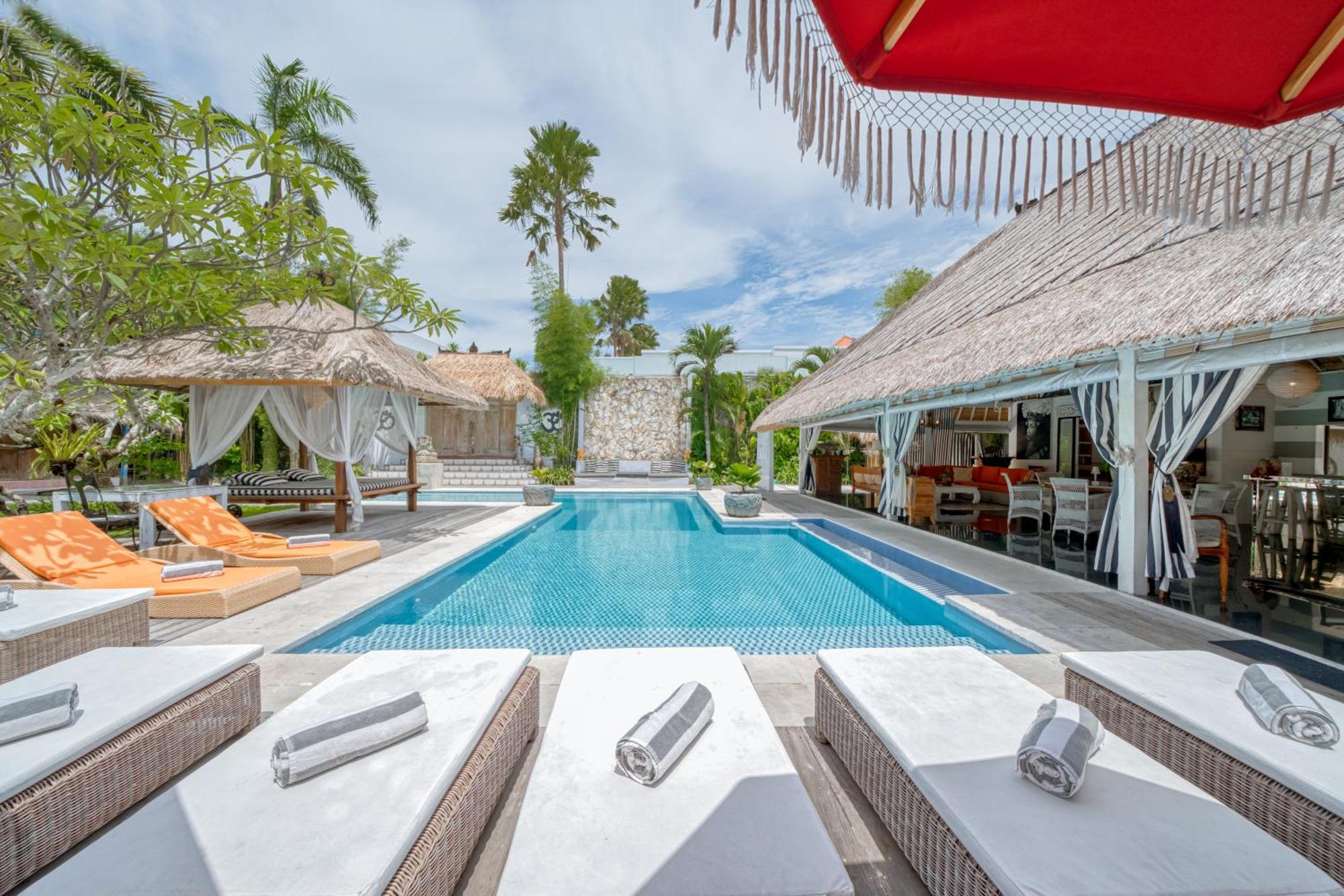 Villa Kalis, 10 Bedroom Family And Group Villa Seminyak  Bagian luar foto
